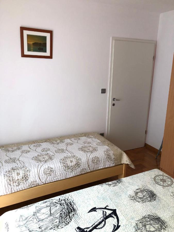 Vito & Rocco Apartment Малинска Екстериор снимка